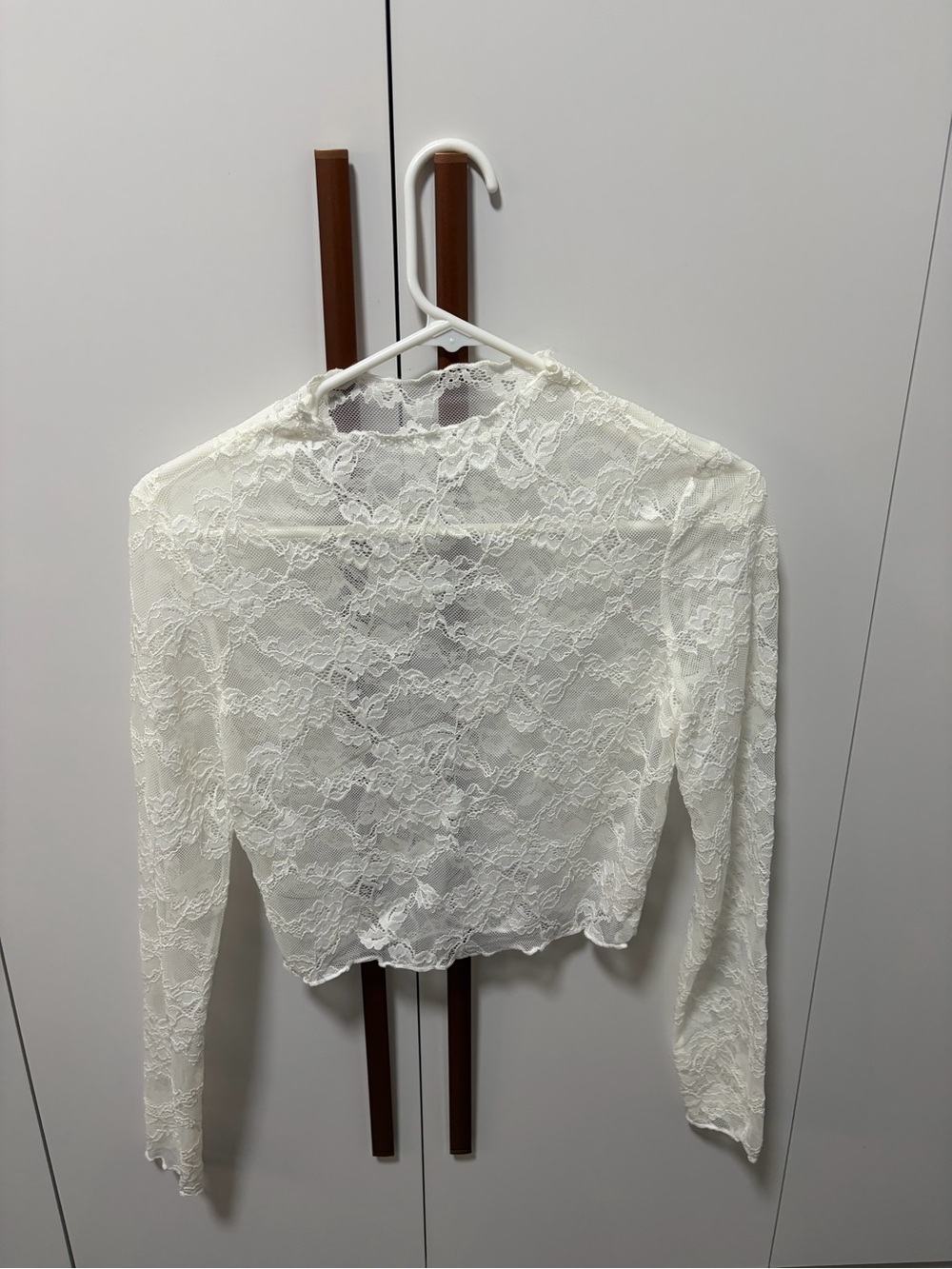 Women’s Lace Long-Sleeve Top - White